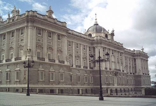 Außenaufnahme des Palacio Real in Madrid.
