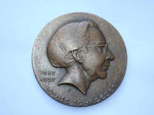Alte Münze mit dem Profil von Louise Schroeder