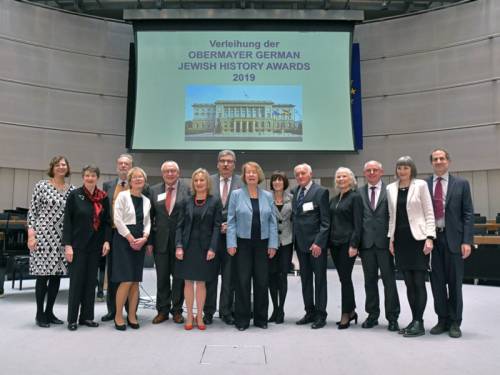 Die Preisträgerinnen und Preisträger der German Jewish History Awards 2019 mit dem ehemaligen Parlamentspräsidenten Ralf Wieland und weiteren Jury-Mitgliedern. Die GJHA wurden später in "Obermayer Awards" umbenannt.