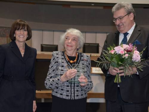 Ehrenpreisträgerin 2018 Margot Friedländer mit dem ehemaligen Parlamentspräsidenten Ralf Wieland. © Thomas Platow, Landesarchiv