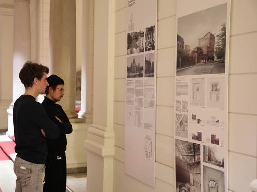 Synagogen-Projekt_Blick in die Ausstellung_Flur2.jpg
