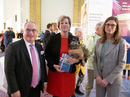 Präsidentin Cornelia Seibeld mit Dr. Bettina Wurster und Dr. Ulrich Stoll
