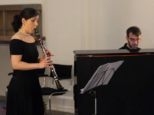 20.02.24_Ausstellungseröffnung_Musiker_Klavier und Klarinette.jpg
