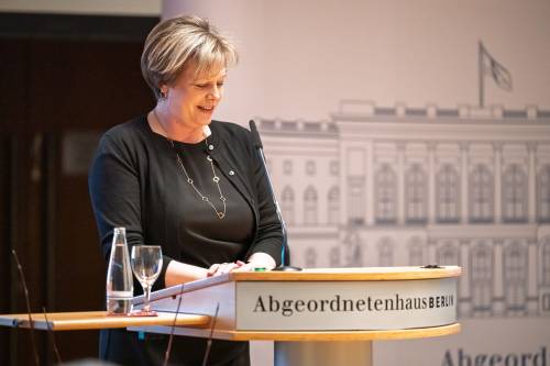 Blick auf die Präsidentin des Abgeordnetenhauses von Berlin, Cornelia Seibeld