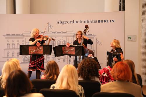 Muzet Royal begleiten den Abend musikalisch.