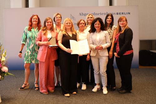 Gruppenfoto zur Preisverleihung der Louise-Schroeder-Medaille
